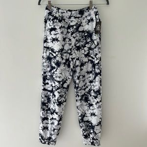 Boy’s medium volcom jogger BNWT